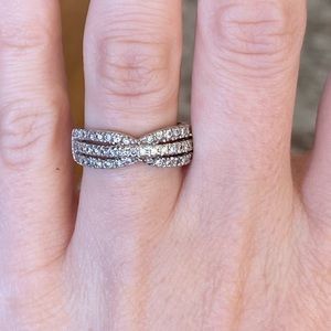 Diamond & white gold ring
